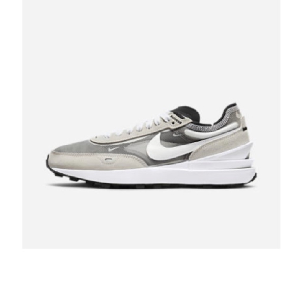 Like new Nike Waffle One 8.5 Women’s casual athletic shoes in bone/white/black